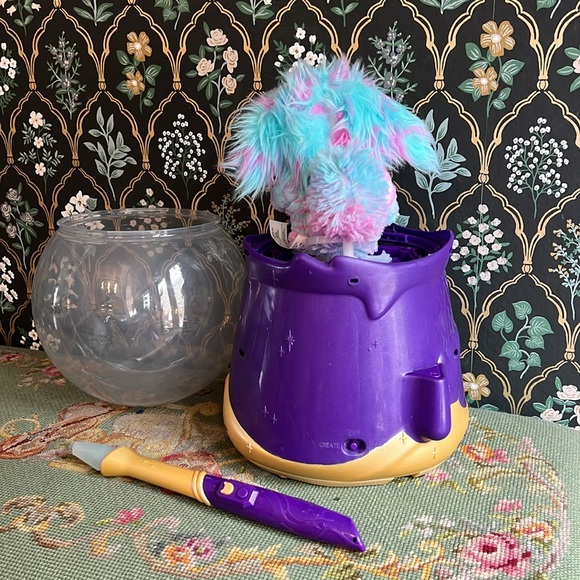 Magic Mixies Crystal Ball - Picture 3 of 3